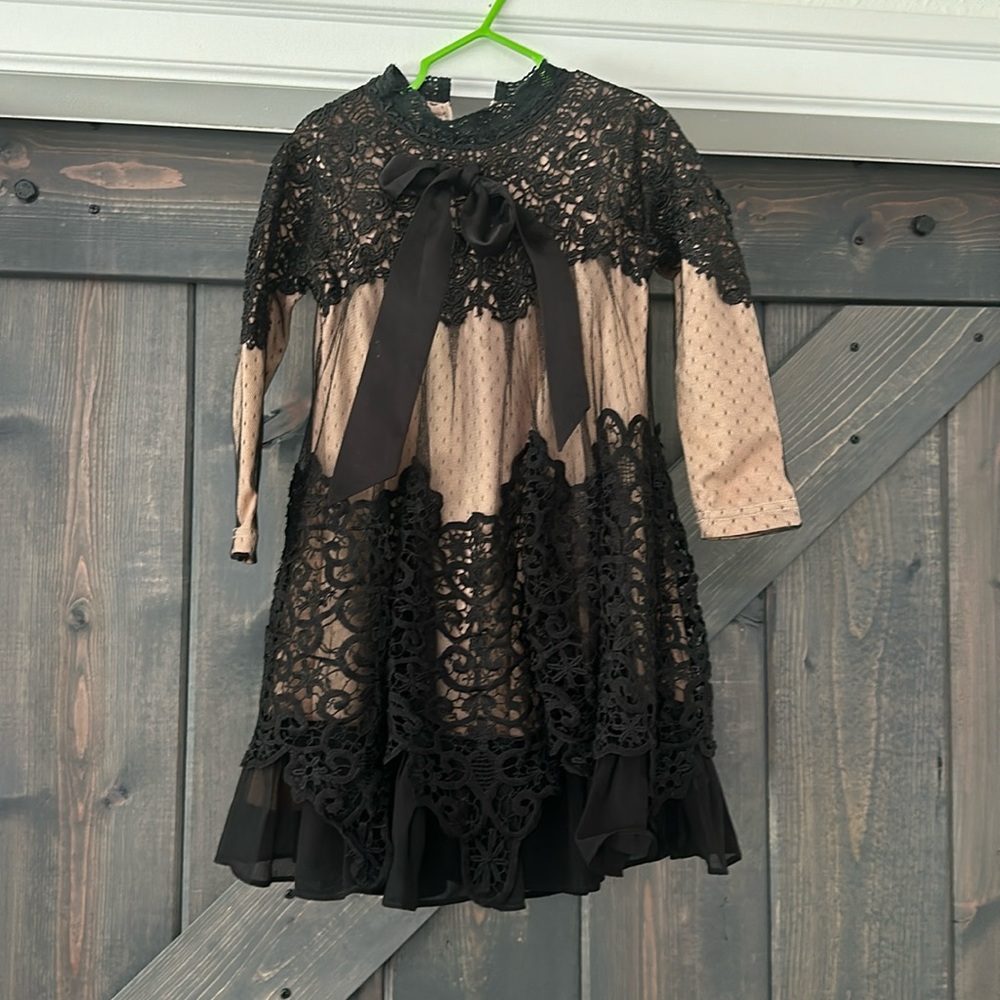 ❤️SOLD❤️Girls Dainty Jewell Dress🖤